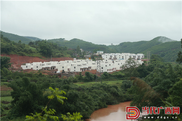 上思县易地扶贫搬迁南屏渠坤安置点已有74户399人入住。 记者 刘峥 摄_副本.jpg